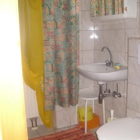 Weinbau-Gaestezimmer Martin Und Eva Maria Jamek Weissenkirchen in der Wachau Extérieur photo