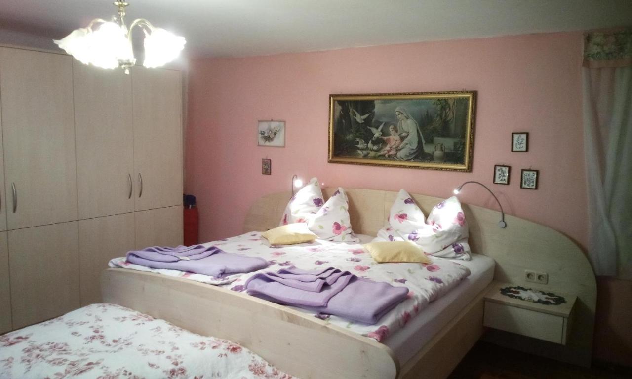 Weinbau-gästezimmer Martin Und Eva Maria Jamek * Weißenkirchen in der Wachau